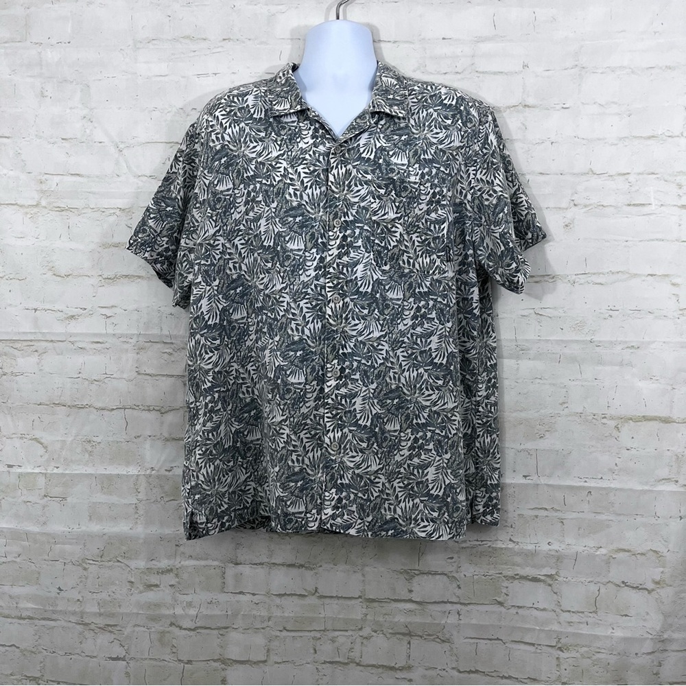 Eddie Bauer Green Leaf Print Linen Blend Button Short Sleeve Shirt